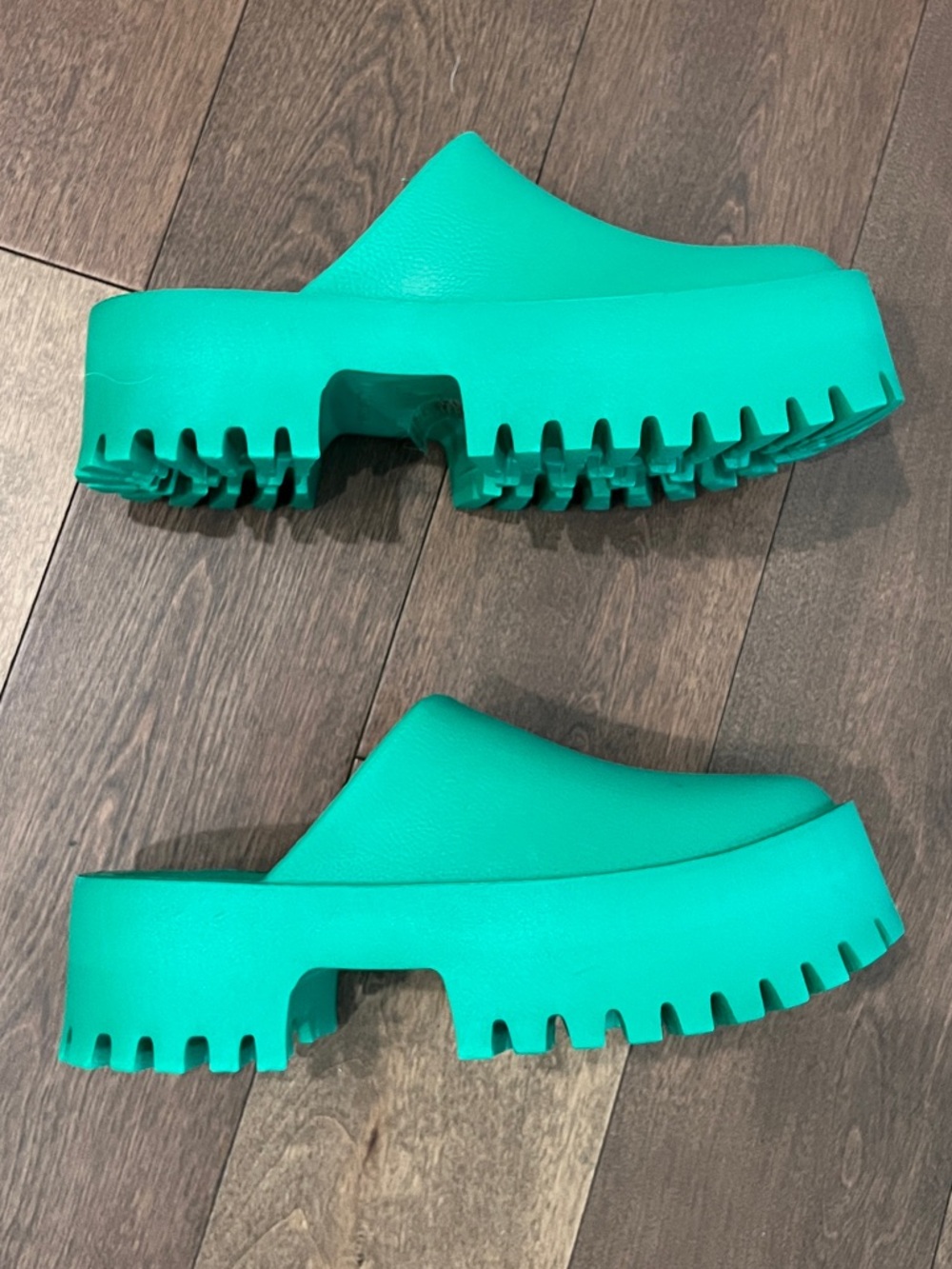 Jeffrey Campbell Bright Green Chunky Slide Clogs - Picture 3 of 4
